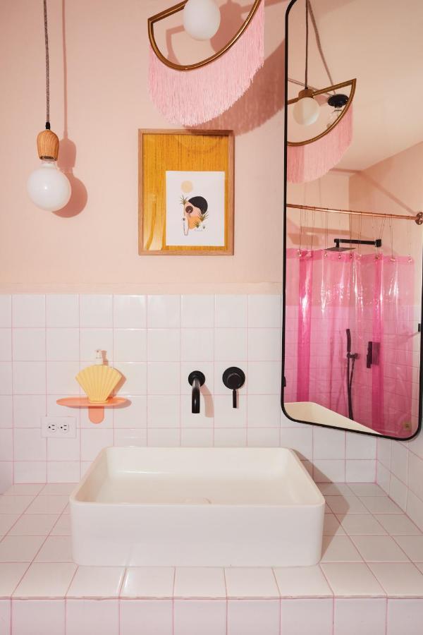 Mood Haus By Dw - 70'S Retro Stays Сан Хуан Екстериор снимка