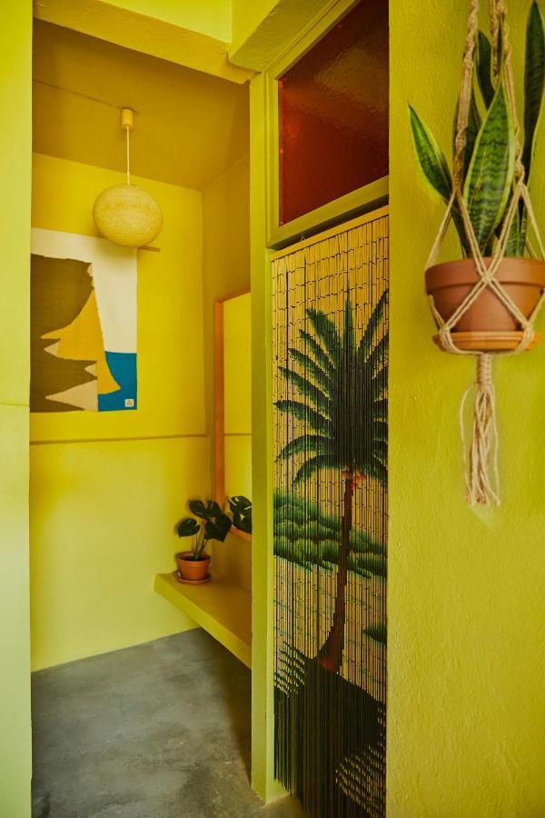 Mood Haus By Dw - 70'S Retro Stays Сан Хуан Екстериор снимка