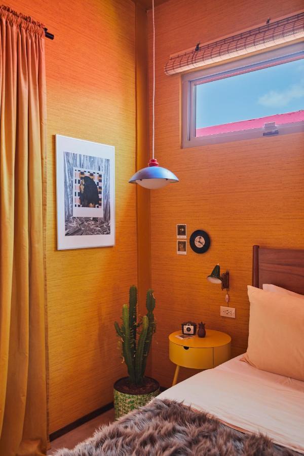 Mood Haus By Dw - 70'S Retro Stays Сан Хуан Екстериор снимка